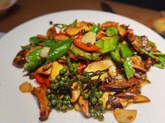 -一朵菌·野生菌探索家火锅(南亚店)