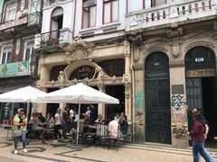 -Majestic Café