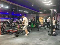 力量器械区-RunningFit健身高端私教馆(红星美凯龙店)