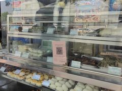 面包甜点陈列柜-护国寺小吃(新街口店)