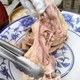 吸氧式干饭！古风庭院慢炖铁脚麻鸡香疯了