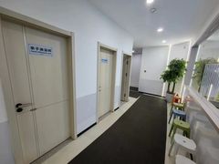 -鲸灵公元游泳中心