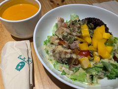 烤鸡牛油果芒果沙拉-CALIFORKS加州叉子轻食(朝阳门店)