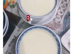 -周大娘牛乳(旧寨古村总店)