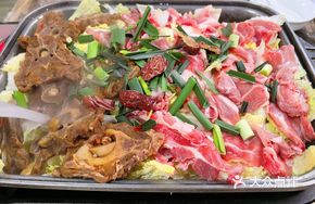 Clear Soup Hot Pot with Lamb