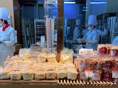 面包甜点陈列柜-西村叔叔的店·面包·甜品·蛋糕(清河万象汇店)
