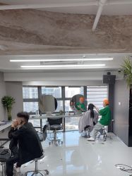 -宫铭烫发染发接发店