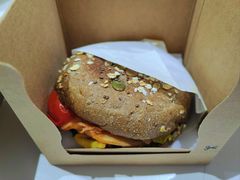 烟熏鸡肉谷物麦芬三明治-星巴克(宏汇国际广场店)