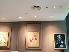 大堂-星巴克(青岛火车北站候车大厅店)