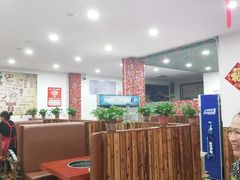 大堂-哈尔滨东北铁锅炖(都督街店)