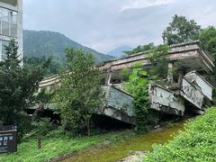 -四川汶川特大地震漩口中学遗址