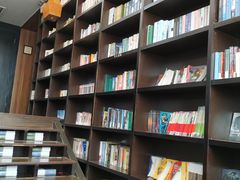 -钟书阁(松江泰晤士小镇店)