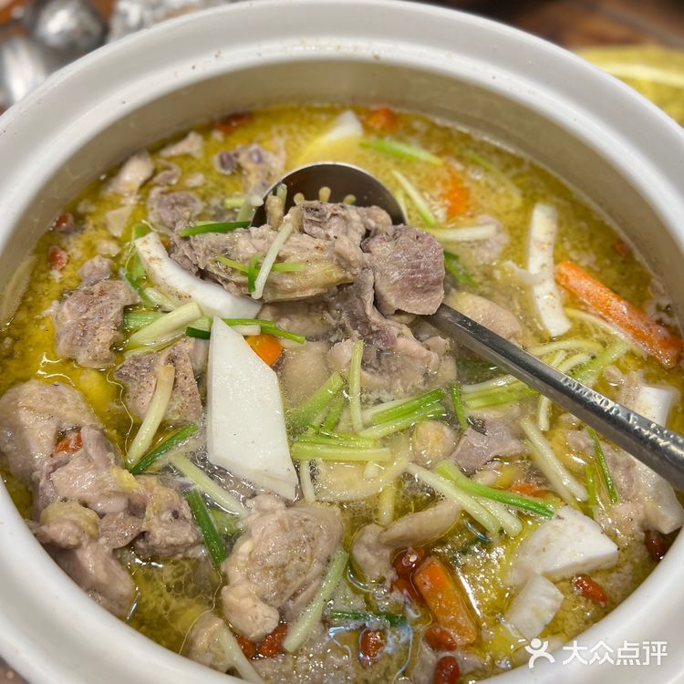 私人订制饭堂，又可以唱k，很正的一个聚餐地方