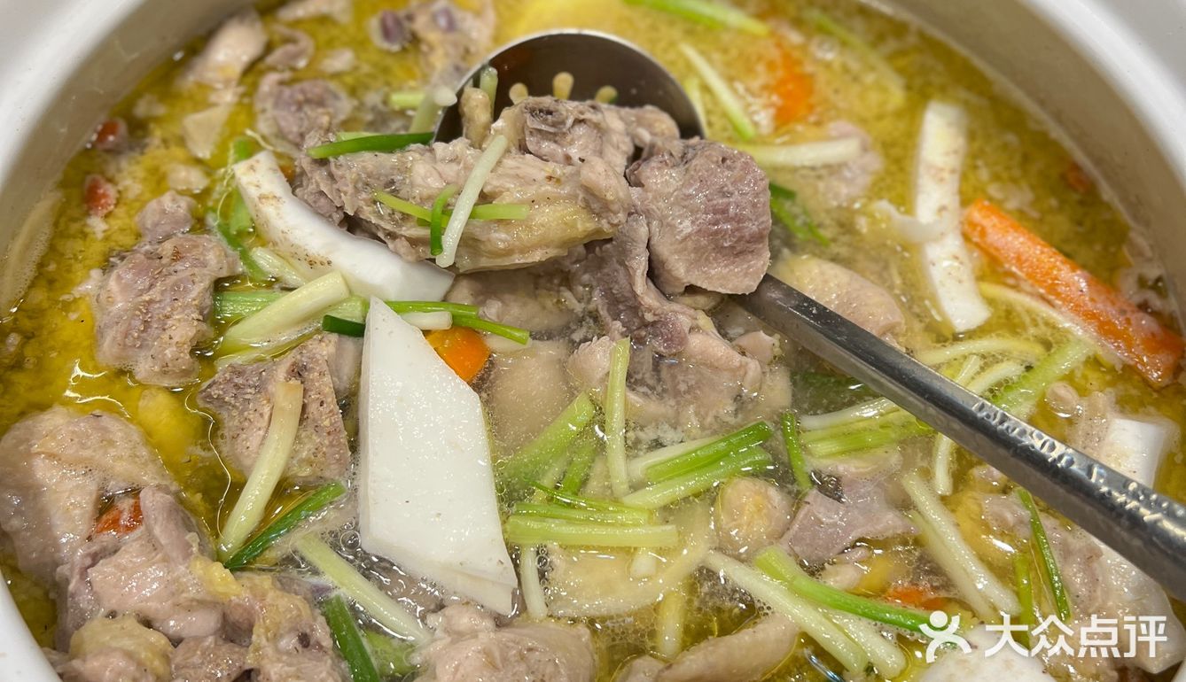 私人订制饭堂，又可以唱k，很正的一个聚餐地方