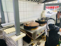 -黄阿姨锅贴大王(万航渡路店)
