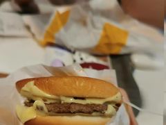 浓浓高达芝士双层吉士堡-麦当劳(国贸店)