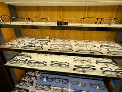 -优医视平价眼镜蔡司依视路折扣工厂店(十里堡店)