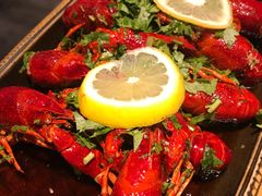 -沪小二炭火蛙锅(淮海中路美食不夜城店)