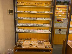 -优医视平价眼镜蔡司依视路折扣工厂店(十里堡店)