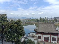 -披云山庄