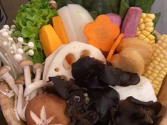 -湊湊火锅·茶憩(打浦桥日月光店)