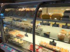 面包甜点陈列柜-一鸣真鲜奶吧(汇金店)