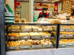 面包甜点陈列柜-采芝斋(延安路店)