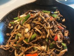 阿瓦私房菌-阿瓦山寨·湘菜现炒·剁椒鱼头王(咸阳总店)