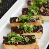 鹹香可口🌟簡易料理：紅味噌蔥花油豆腐🌟