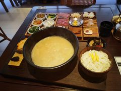 -银米·云南传统过桥米线(双廊黑金冠店)