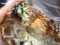 蒜香爆浆法棍-红跑车蛋糕世界(清江路店)