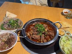 -大众跷脚牛肉馆·非遗传承单位(峨眉山店)