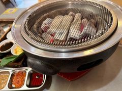 -围炉肉舍•炭烤活鳗•丹东海鲜烤肉(步行街店)