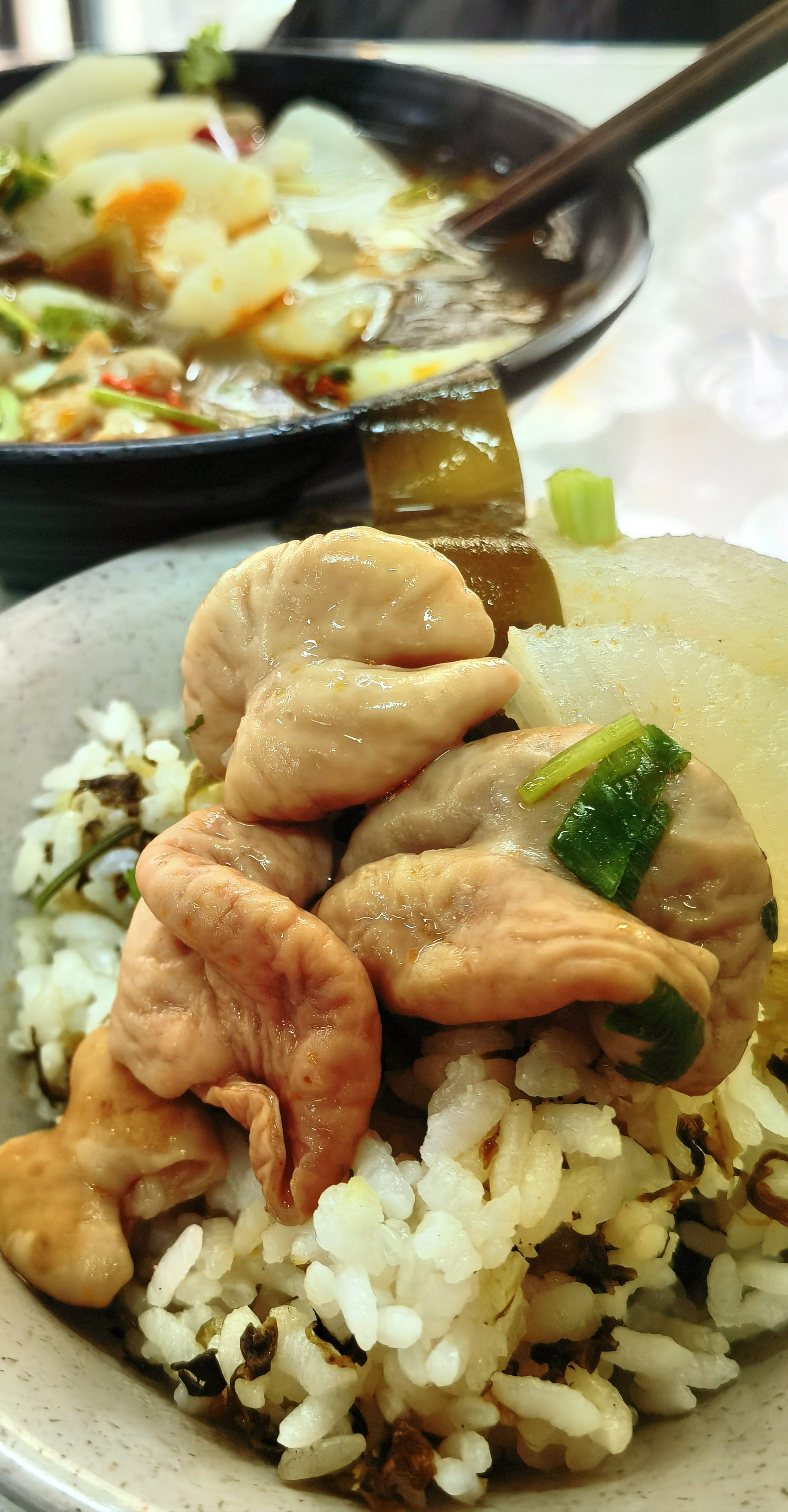 两横一竖就是干,今天来吃南部肥肠干饭