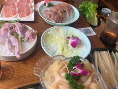 -佬土鹅肠火锅(解放路店)