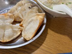 -黄阿姨锅贴大王(万航渡路店)