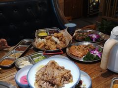 -明洞阿姨·韩式酱蟹烤肉·创意料理(三元桥店)