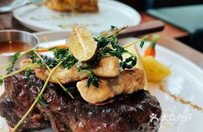 Rossini Beef Tenderloin with Foie Gras
