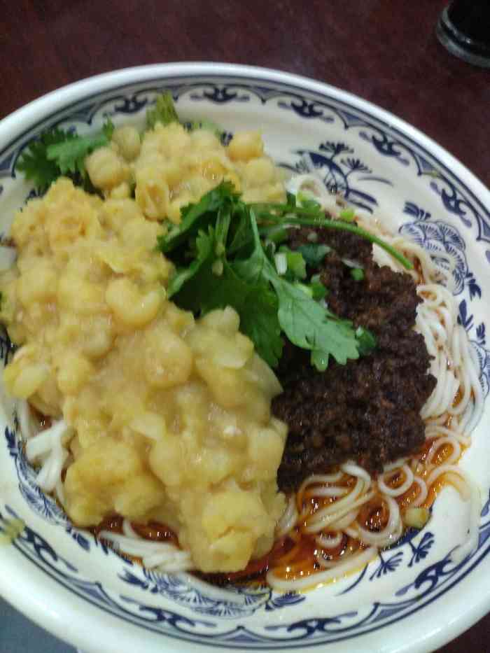 李师傅牛肉面-"由于没听懂厨师的万州口音,问我要海椒吗?