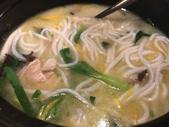 云南过桥米线-云海肴·汽锅鸡·云南菜(天山百盛优客店)