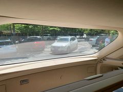 停车场-源泉冷水鱼庄(小鱼洞店)