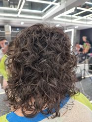 -厘里·salon