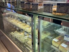-白玉兰食品甜凤店(合生汇店)