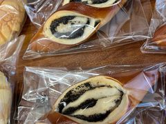 黑芝麻碱水-雀食面包店(钟楼店)