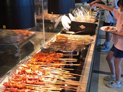 自助取餐区-大中华希尔顿酒店-念自助餐·嗨啤·小龙虾