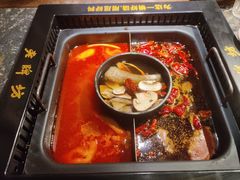 -老牌坊云南鱼豆花火锅(哈西万达店)