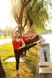 -亚太瑜伽普拉提学院