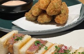 Foie Gras Sushi Handshake