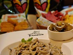 -Famous肥猫墨西哥音乐餐吧(五棵松华熙LIVE店)