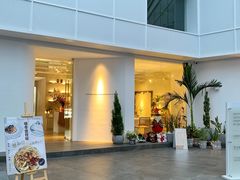 -洪小鹏生活美学馆(领SHOW天地店)